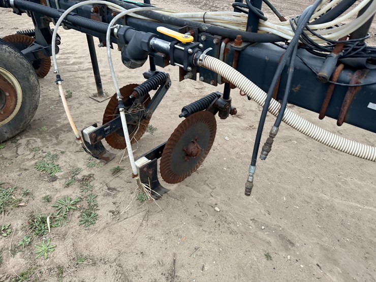 #38848-•-yetter-76"-twin-row-knife-applicator-image-16