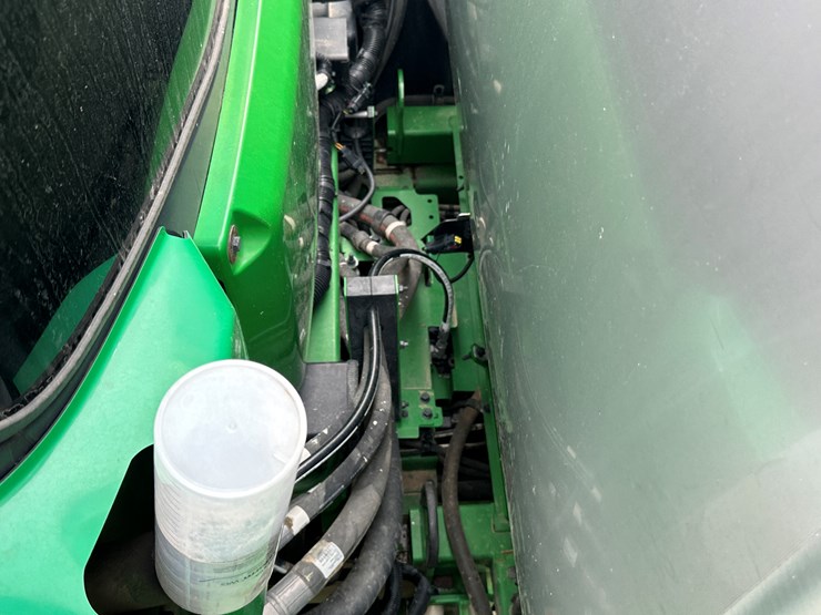 2021-john-deere-r4038-image-90