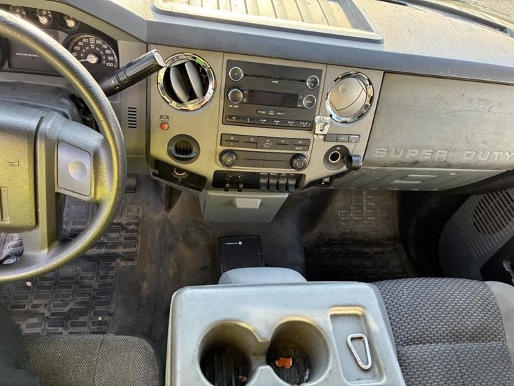 2011-ford-f550-image-13