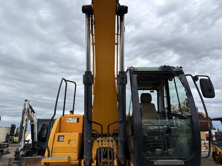 2012-jcb-js160-image-17