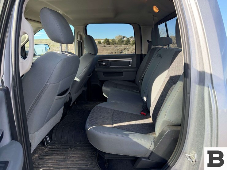 2019-dodge-1500-image-28