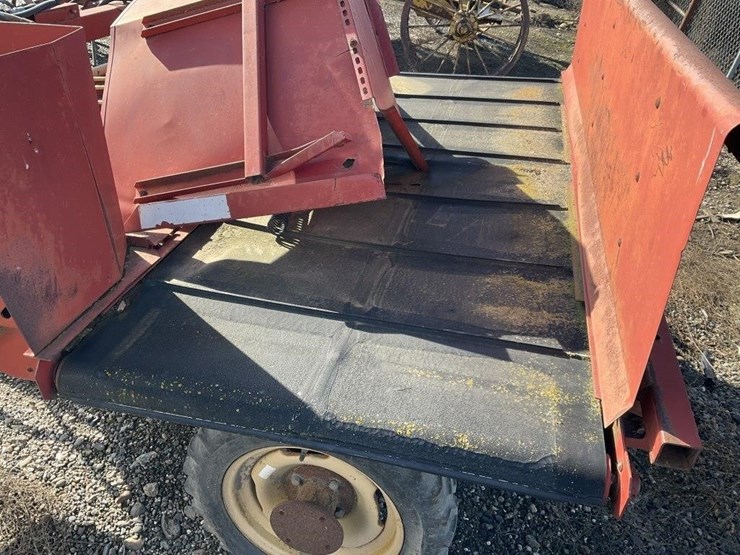 new-holland-144-image-6