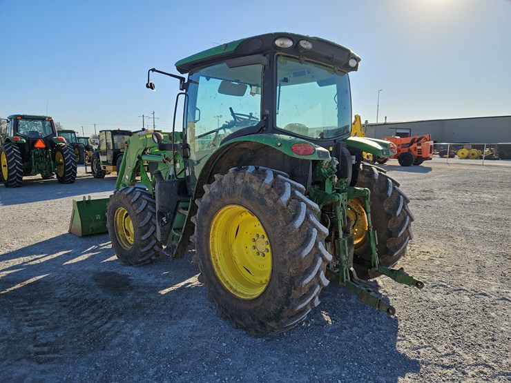 2016-john-deere-6110r-image-15