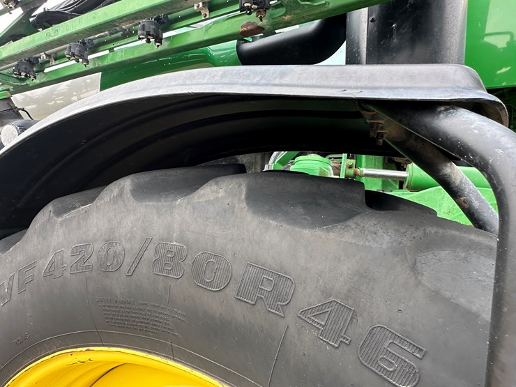 2021-john-deere-r4044-image-11