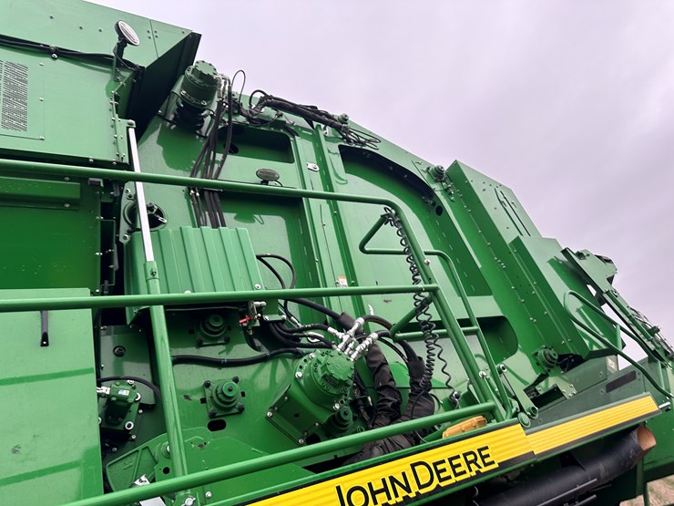 2021-john-deere-cp690-image-45