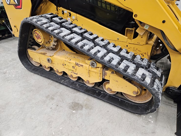 2023-caterpillar-299d3-image-14