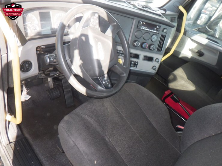 2022-freightliner-cascadia-116-image-14