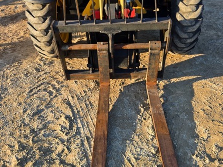 2009-caterpillar-th406-image-9