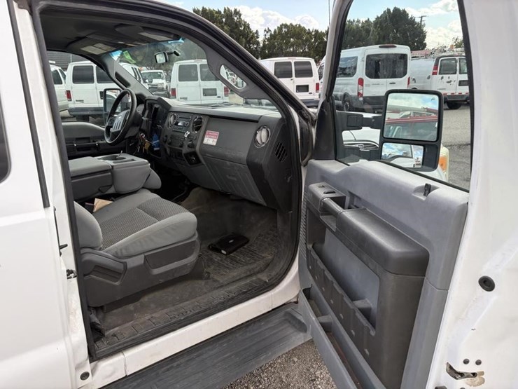 2011-ford-f350-image-9