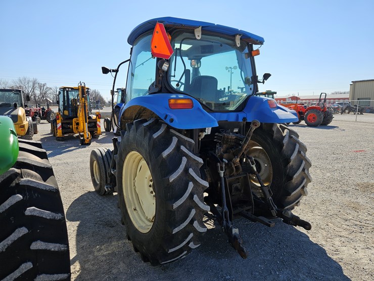 2006-new-holland-ts110a-image-11