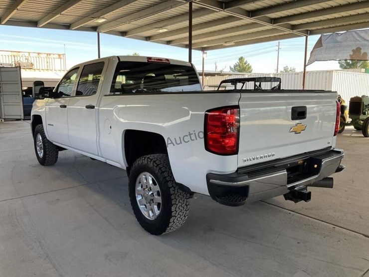 2015-chevrolet-silverado-2500hd-image-5