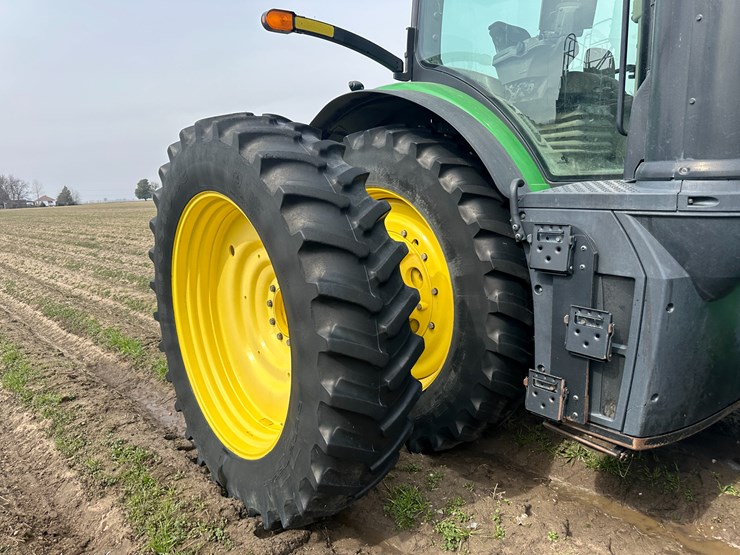 2019-john-deere-8295r-image-10