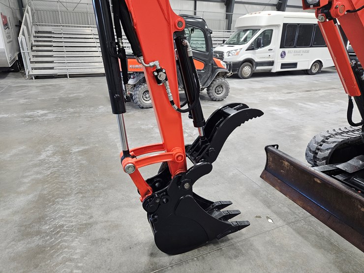 2021-kubota-u35-4-image-2