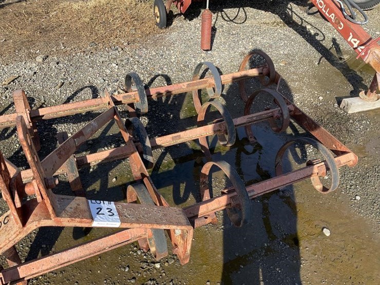 custom-10'-3-pt-springtooth-chisel-image-8