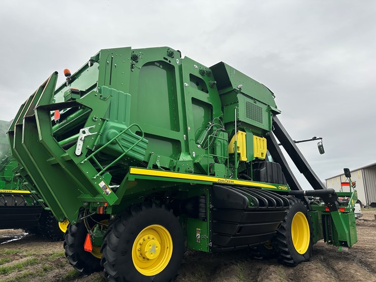 2021-john-deere-cp690-image-3