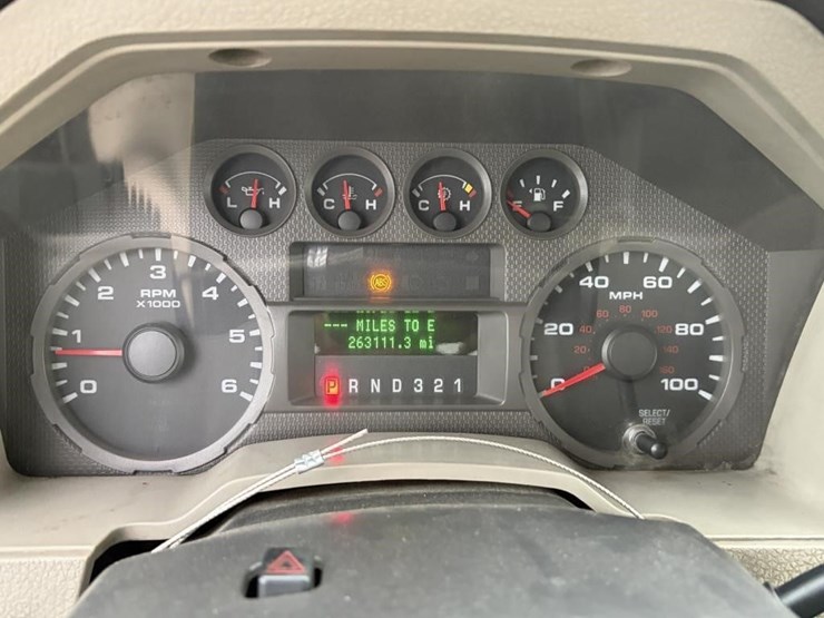 2010-ford-f450-image-14