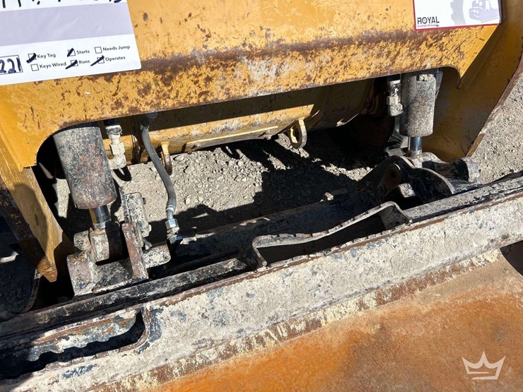 2023-caterpillar-259d3-image-21