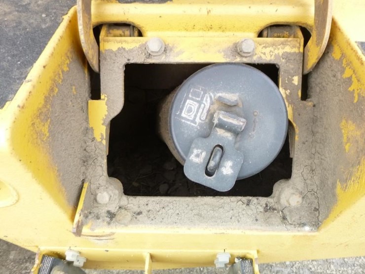 2005-deere-624j-image-34