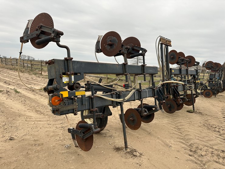 #38849-•-yetter-76"-twin-row-knife-applicator-image-2