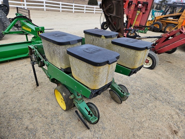 john-deere-7300-image-3