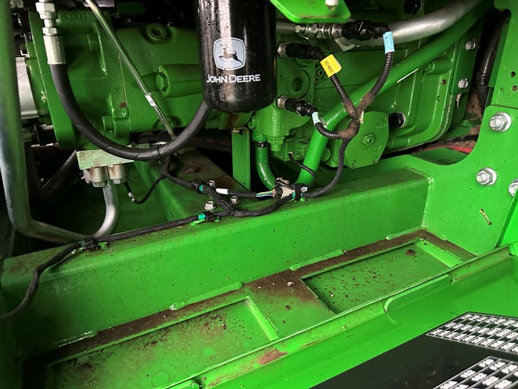 2021-john-deere-cp690-image-35