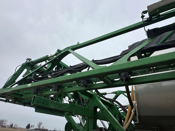 2021-john-deere-r4044-image-73