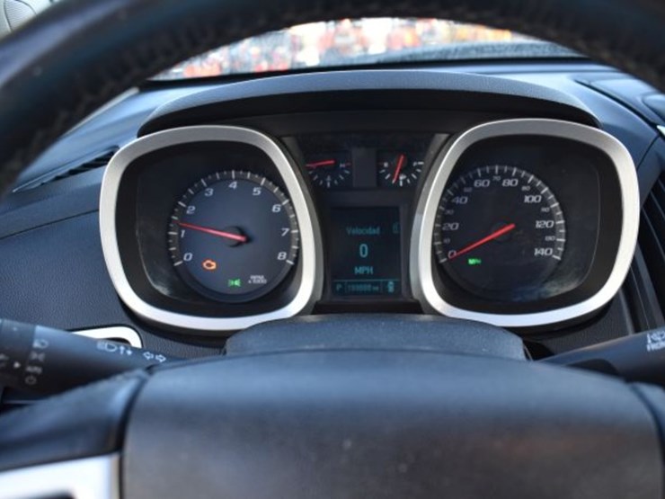 2012-chevrolet-equinox-lt-image-10