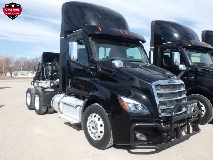 2022-freightliner-cascadia-116-image-3