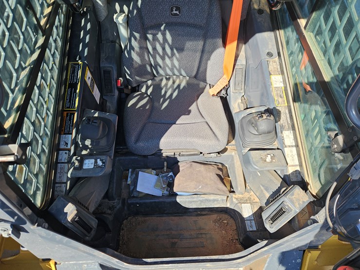 2022-deere-333g-image-10