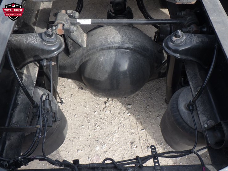 2020-peterbilt-579-image-11