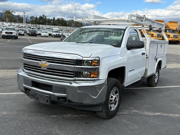 2016-chevrolet-2500-image-1