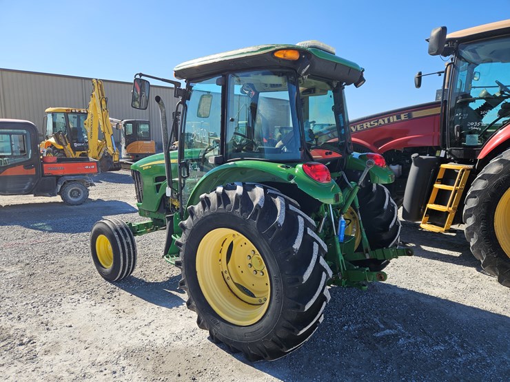 2011-john-deere-5085m-image-13