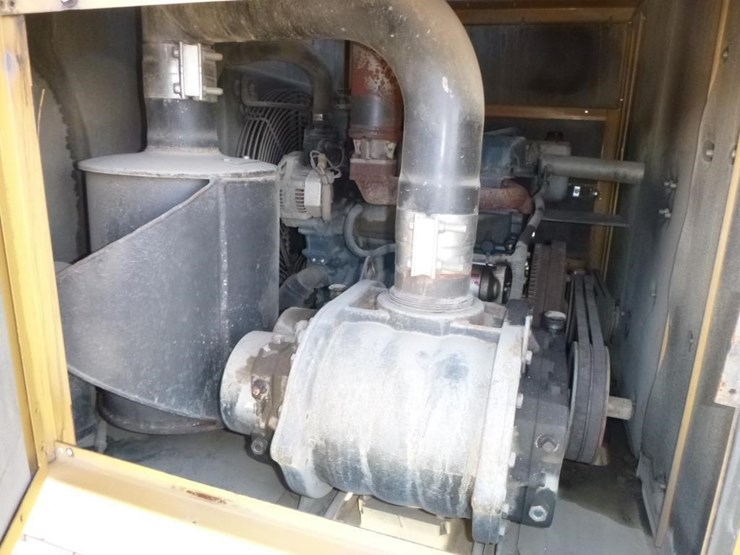 2013-vermeer-v500-image-18