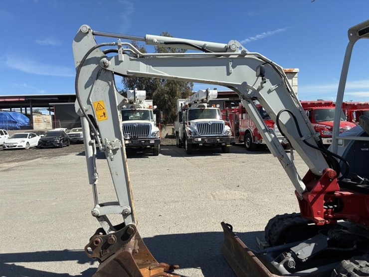 2021-takeuchi-tb230-image-13