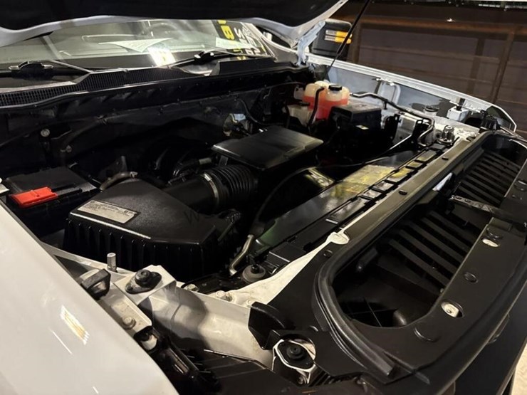 2020-chevrolet-silverado-3500hd-image-17