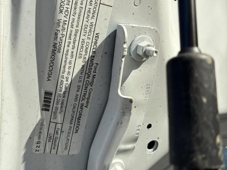 2022-ford-f450-xl-image-10