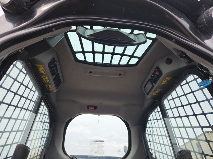 2022-caterpillar-279d3-image-8