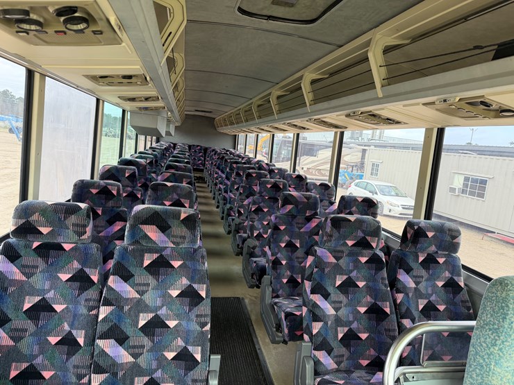 #295-•-1988-mci-travel-bus-image-5