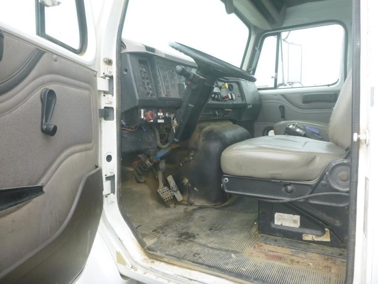 1999-international-2674-image-13