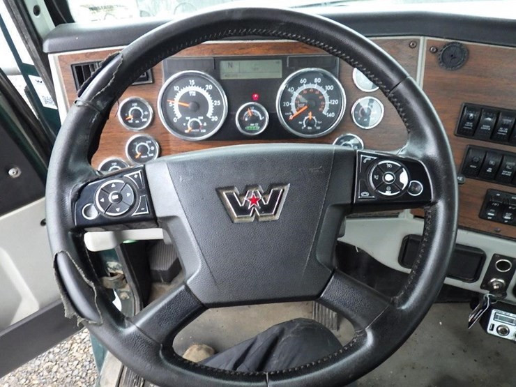 2018-western-star-5700xe-image-29