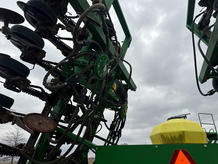 john-deere-1890-image-32