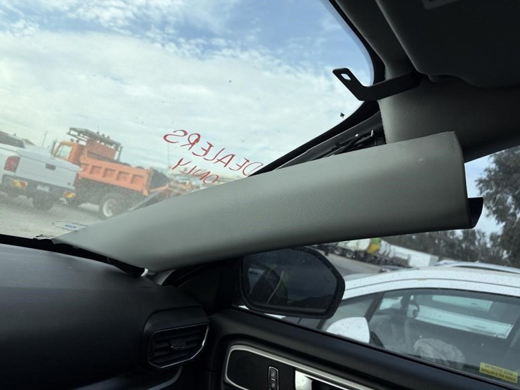 2021-ford-explorer-image-13