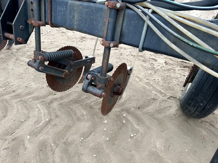 #38849-•-yetter-76"-twin-row-knife-applicator-image-32