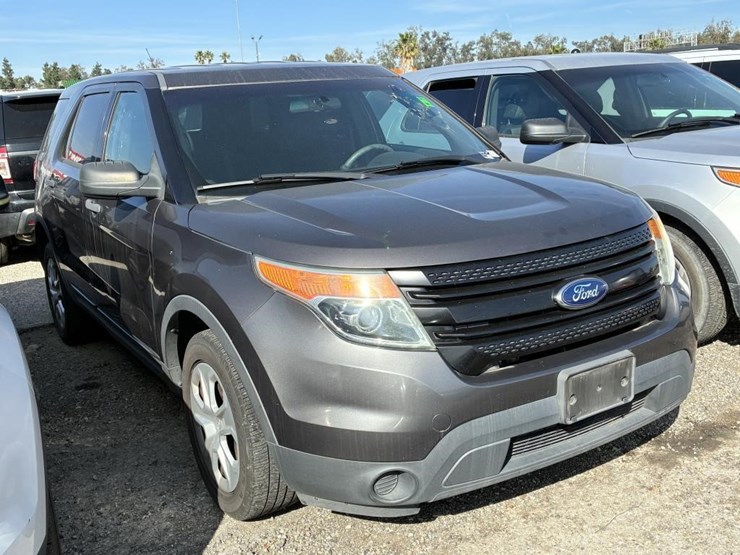 2015-ford-explorer-image-2