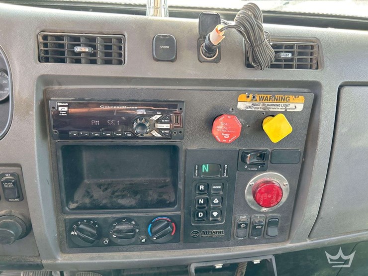 2015-peterbilt-337-image-19