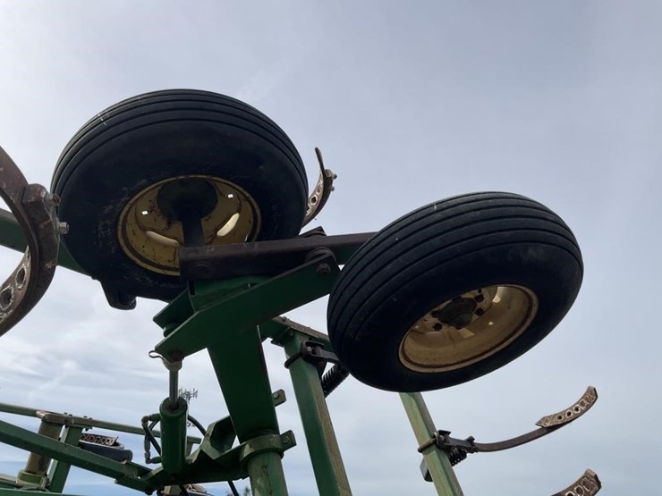 john-deere-24-image-18