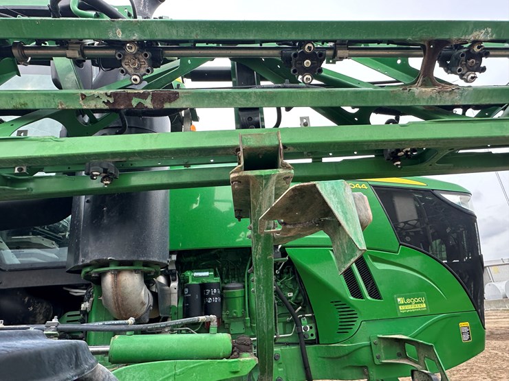 2021-john-deere-r4044-image-66