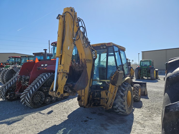 2004-caterpillar-420d-image-21