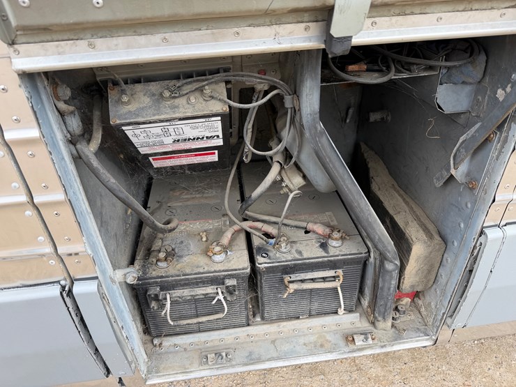 #295-•-1988-mci-travel-bus-image-13