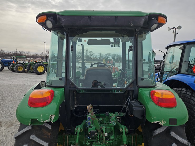 2013-john-deere-5075e-image-18